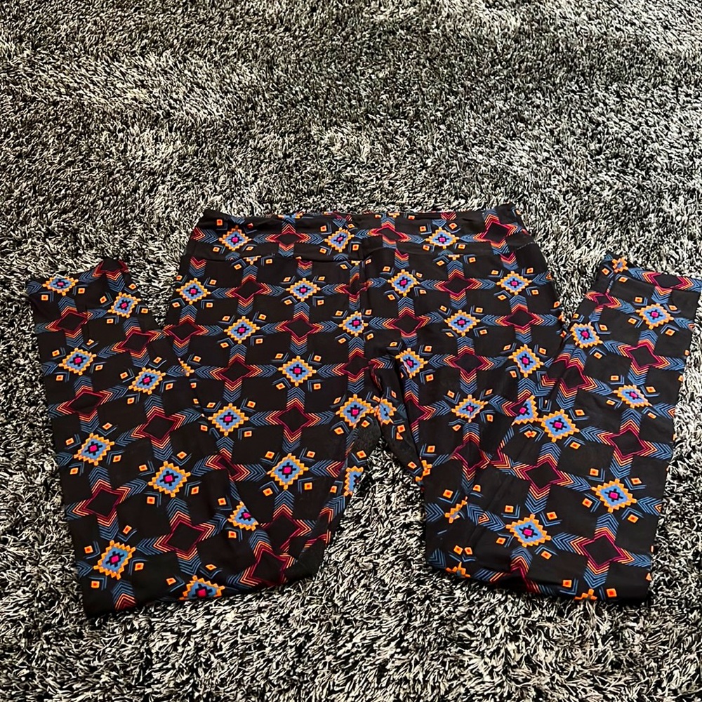 LuLaRoe tall and curvy leggings
